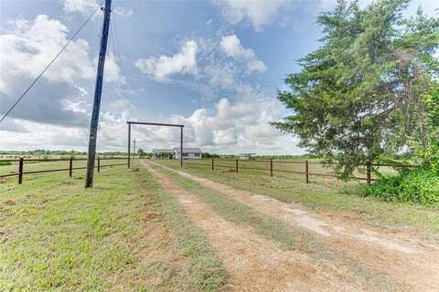 1300 W Fannin Street, Rice, TX 75155