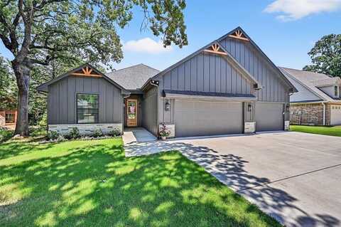 211 Comanche Drive, Lake Kiowa, TX 76240