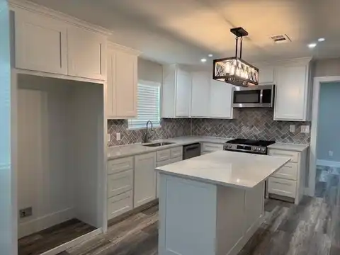320 Anderson Drive, Hurst, TX 76053