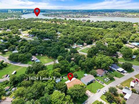 1624 Lands End Street, Granbury, TX 76048
