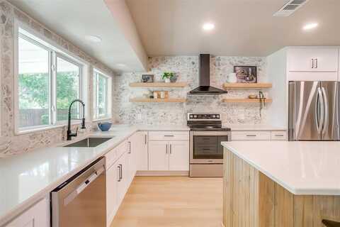 1227 Usher Street, Benbrook, TX 76126