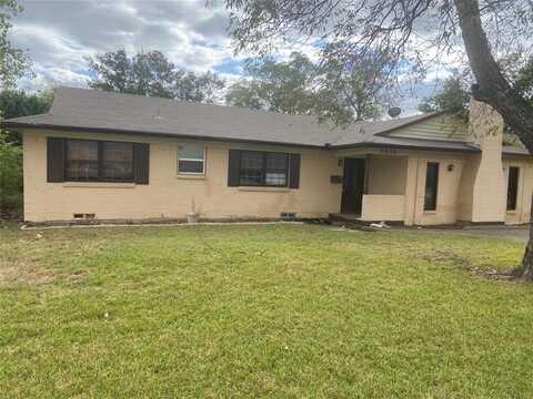 2934 Mark Twain, Farmers Branch, TX 75234