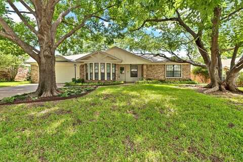 7254 Hialeah Circle W, North Richland Hills, TX 76182
