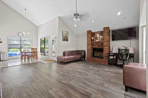 710 Running Creek Drive, Arlington, TX 76001
