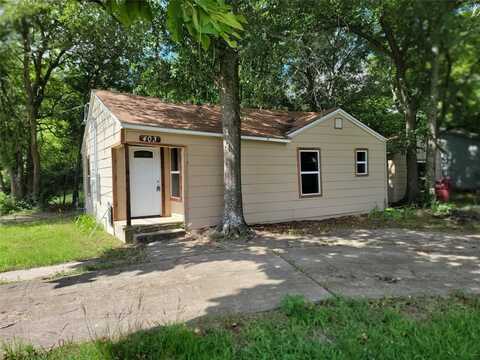 403 Halesboro Drive, Bogata, TX 75417