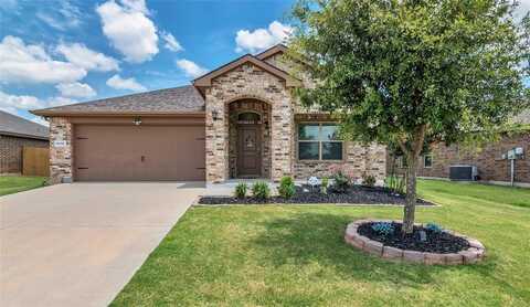9312 Fox Hill Drive, Fort Worth, TX 76131