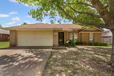 1004 N Carolina Avenue, Midlothian, TX 76065