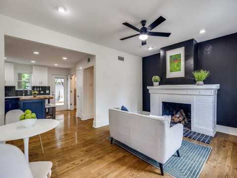 2719 W 12th Street, Dallas, TX 75211
