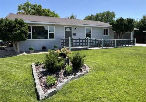442 Sunlight Dr, Powell, WY 82435