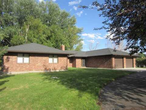 100 McCullough Dr, Cody, WY 82414