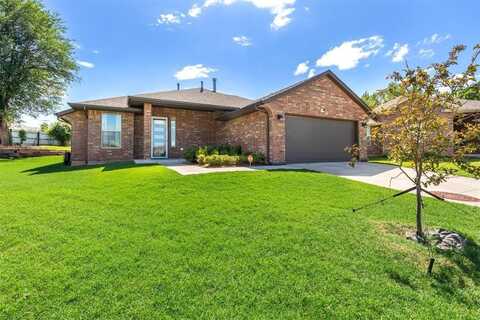 302 Tuscany Circle, Noble, OK 73068