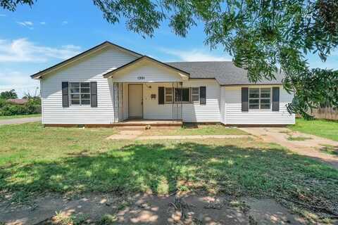 1301 N Crain Street, Altus, OK 73521