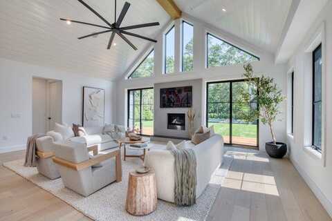 12 Sycamore Drive, East Hampton, NY 11937