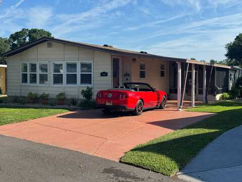 569 Oak Island Circle, Plant City, FL 33565