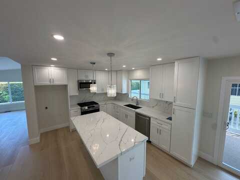 1201 W. Valencia Dr, Fullerton, CA 92833