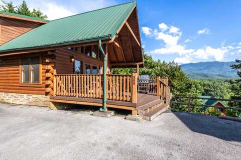 960 High Mountain Way, Gatlinburg, TN 37738