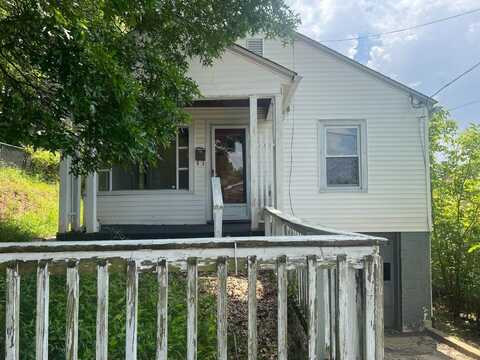 622 6th St., Nitro, WV 25143