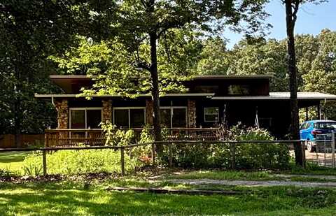 1 Patmos Drive, Cherokee Village, AR 72529