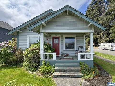 702 & 702 1/2 E 2nd Street, Port Angeles, WA 98362