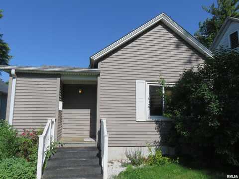 312 N 3RD Street, Clinton, IA 52732