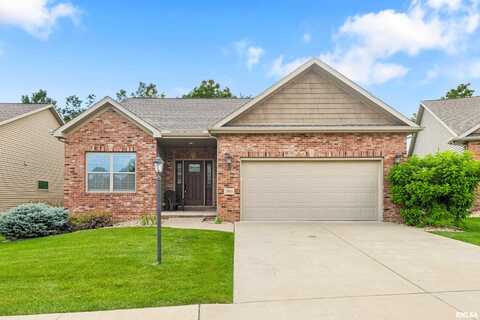 7601 N Walnut Bend Drive, Peoria, IL 61614
