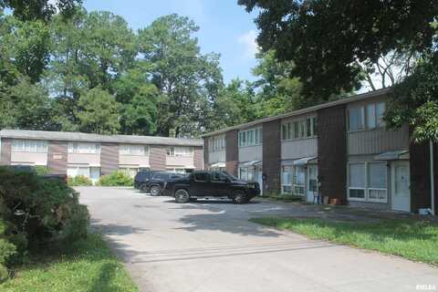 604 S OAKLAND Avenue, Carbondale, IL 62901