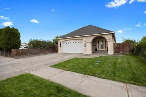 823 S 5th Av, Pasco, WA 99301