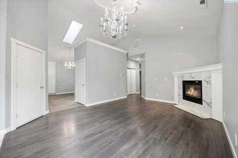 823 S 5th Av, Pasco, WA 99301