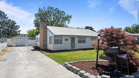 2111 W 20th Ave., Kennewick, WA 99337