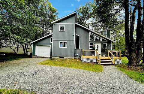 1225 Country Place Drive, Tobyhanna, PA 18466