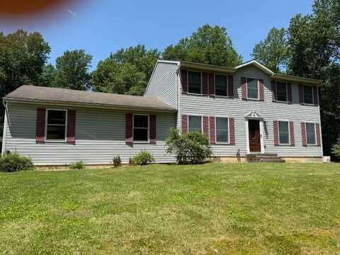 9155 N Loop Road, Slatington, PA 18080