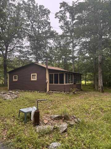 111 Bushkill Cabin Colony Road, Dingmans Ferry, PA 18328