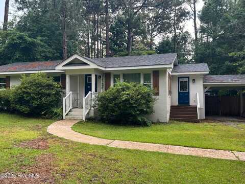 510 W Rhode Island Avenue, Southern Pines, NC 28387
