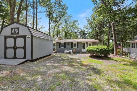 417 Sunset Forest Drive, Hawley, PA 18428