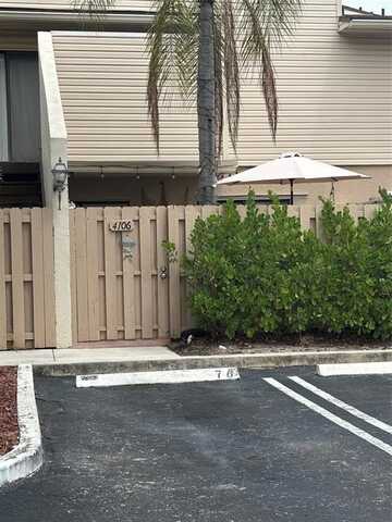 614 Executive Center Dr, West Palm Beach, FL 33401