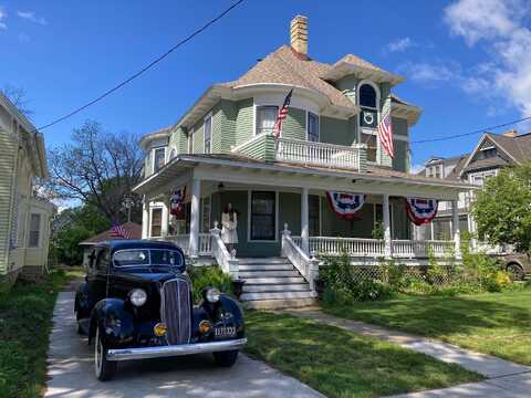 1133 ALGOMA Boulevard, OSHKOSH, WI 54901