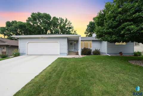 1604 E 56th St, Sioux Falls, SD 57103