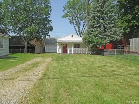 209 Bristol Street N, Almont, MI 48003