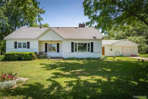 6112 State Road, Burtchville, MI 48059