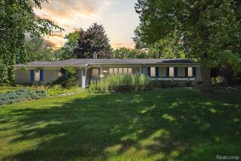 38067 SOUTHFARM Lane, Northville, MI 48167