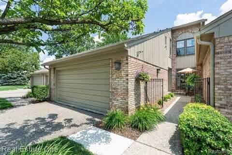 1899 Burning Bush Court, Rochester Hills, MI 48309