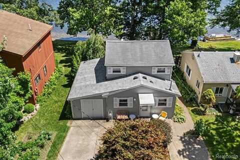 1500 Clark Lake Road, Brighton, MI 48114