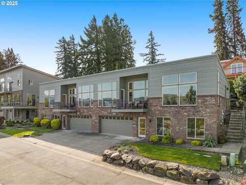 2217 CLEARWATER LN, Hood River, OR 97031