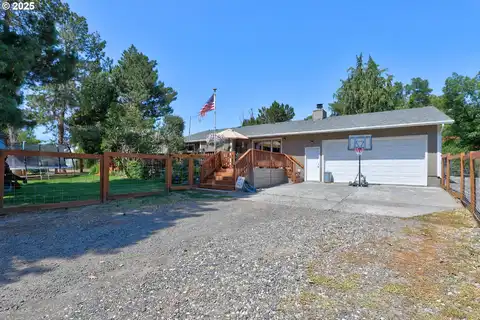 303 NW THIRD ST, Grass Valley, OR 97029