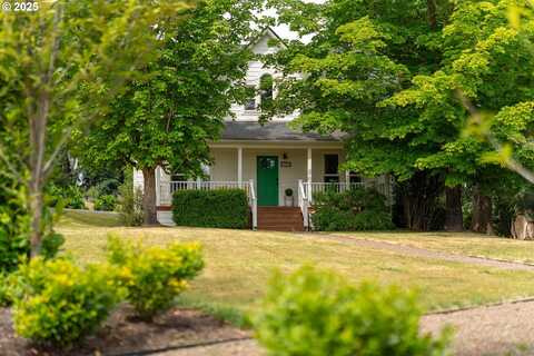 580 SW 9TH ST, Dundee, OR 97115