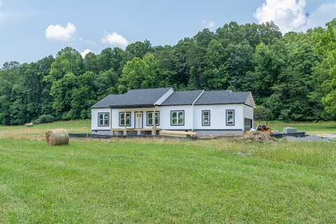 3086 Haymakertown RD, Troutville, VA 24175