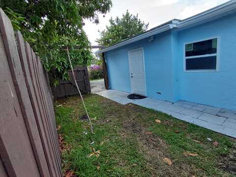 785 Balfrey Drive S, West Palm Beach, FL 33413