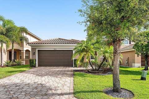 8211 Half Dome Court, Boynton Beach, FL 33473