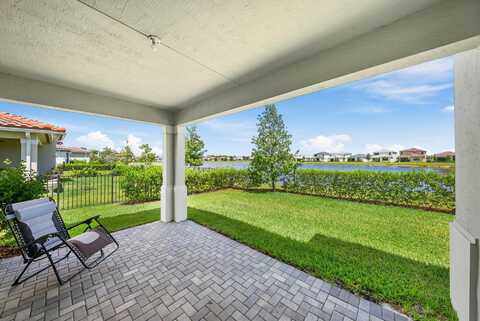 521 SE Fascino Circle, Port Saint Lucie, FL 34984