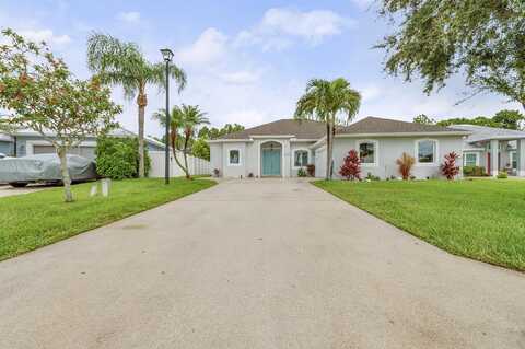 479 NW Sunflower Place, Jensen Beach, FL 34957